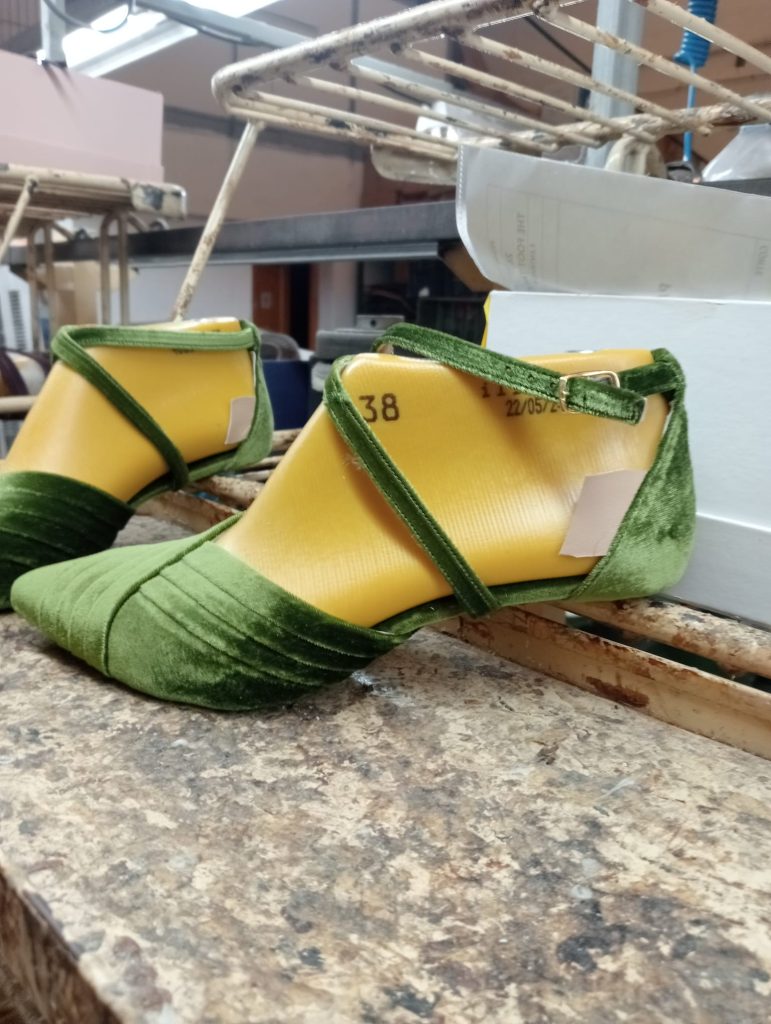 Zapato artesanal para novia